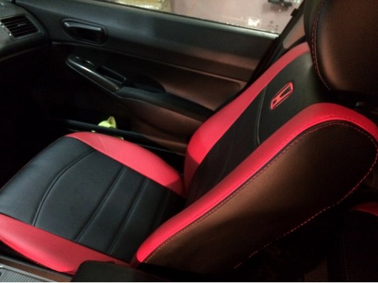 Авточехлы на Honda Civic 8 4D Авточехлы на Honda Civic 8 4D