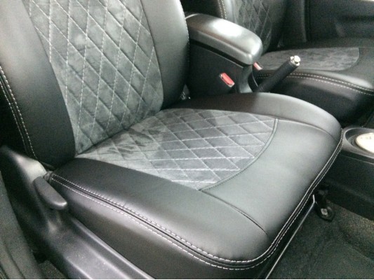 Авточехлы на Toyota Yaris